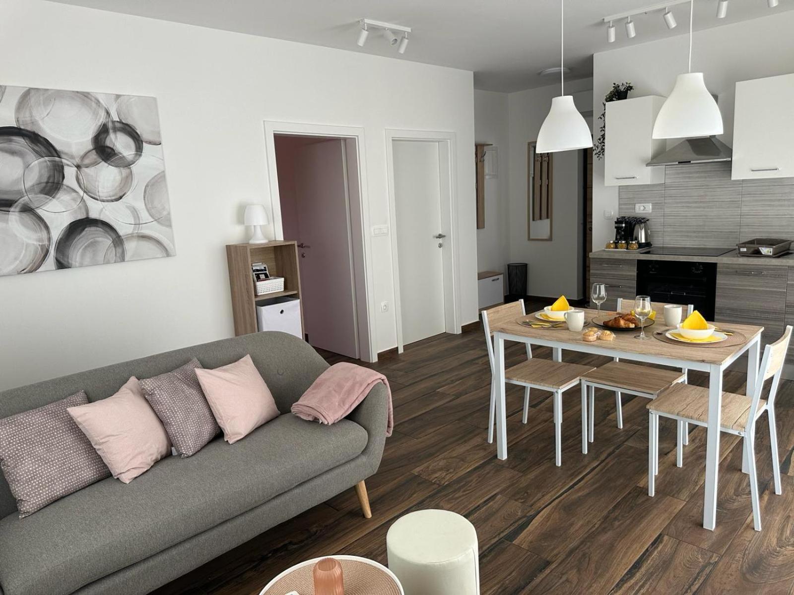 Apartments Harmony Hills Pula Eksteriør billede